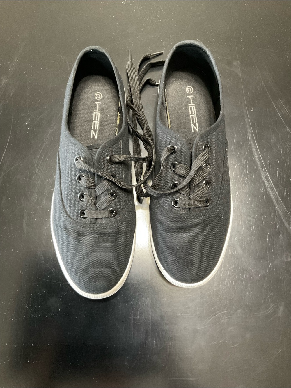 Women's Black Canvas Low-Top Lace-Up Sneakers